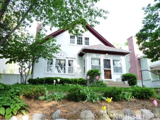 216 Queen Ave S, Minneapolis, MN 55405