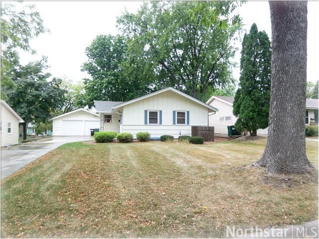 538 Park Valley Dr E, Hopkins, MN 55343