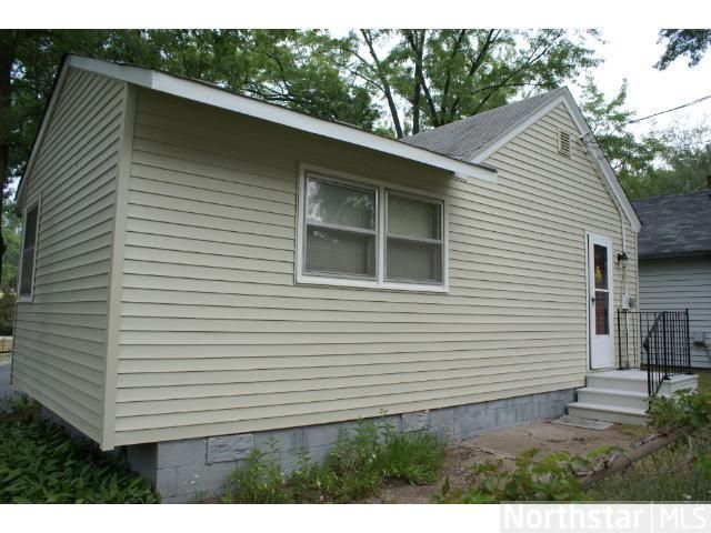 401 Dartmoor Rd, Willernie, MN 55090