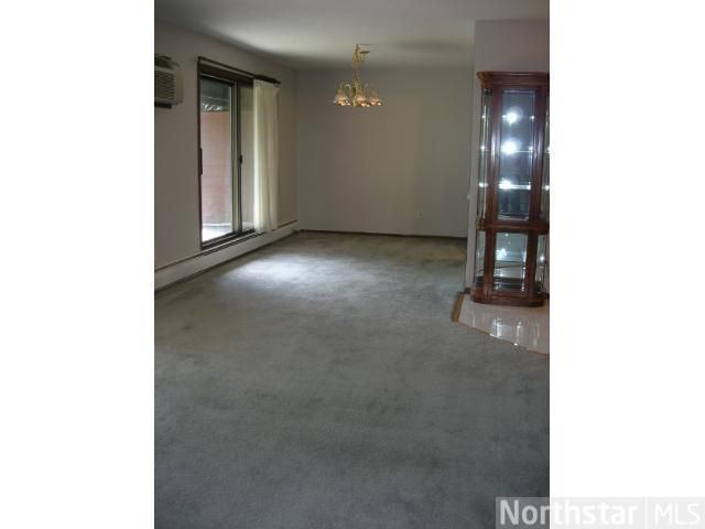 1800 Riverwood Dr #319, Burnsville, MN 55337