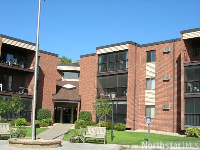 1800 Riverwood Dr #319, Burnsville, MN 55337