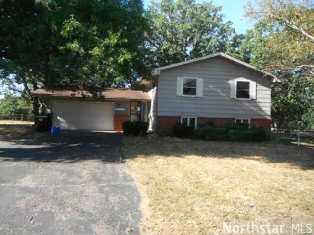 17308 Roanoke St NW, Andover, MN 55304