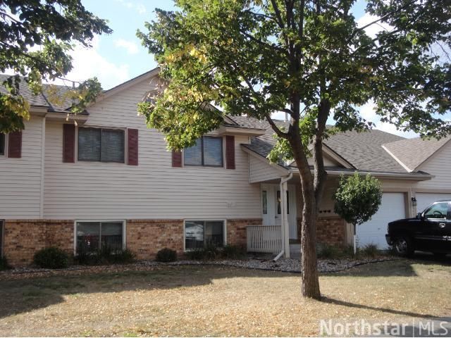 6239 Magda Dr #D, Maple Grove, MN 55369