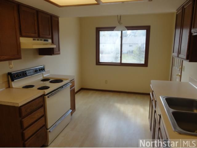 6239 Magda Dr #D, Maple Grove, MN 55369
