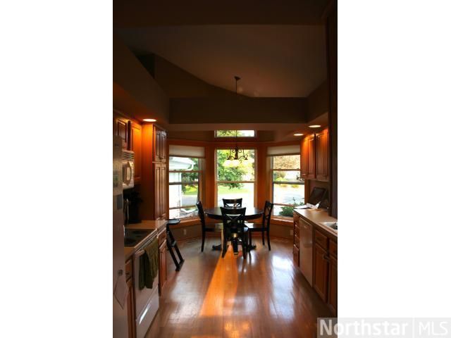 529 Wildflower Rd, Burnsville, MN 55306