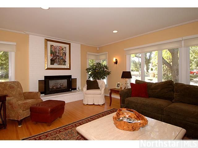 5232 Maddox Ln, Edina, MN 55436