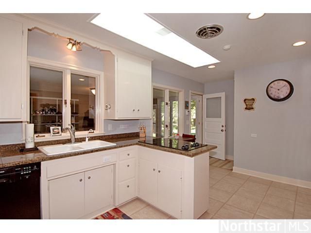 5232 Maddox Ln, Edina, MN 55436
