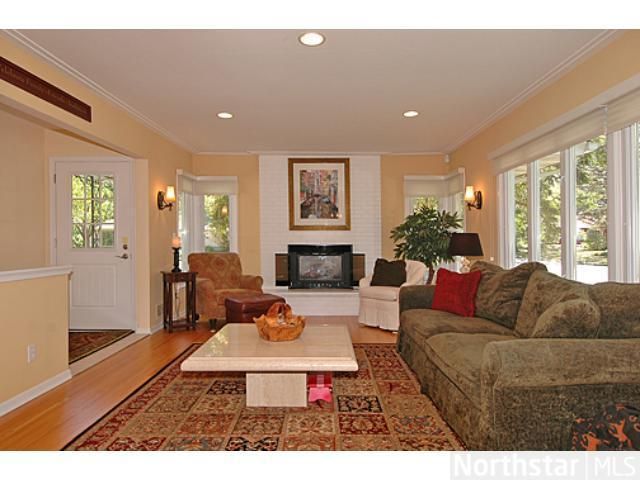 5232 Maddox Ln, Edina, MN 55436