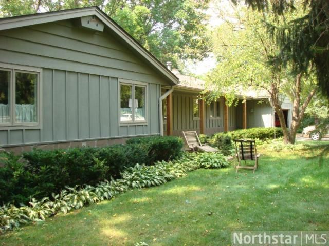 10348 Nesbitt Ave S, Bloomington, MN 55437