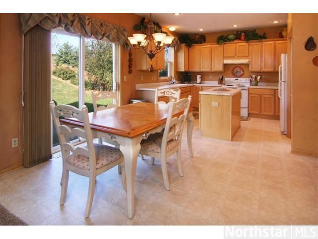 15255 Dundee Ave, Apple Valley, MN 55124