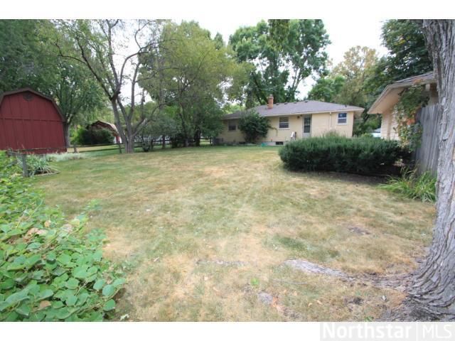 1713 Rosewood Ave N, Maplewood, MN 55109