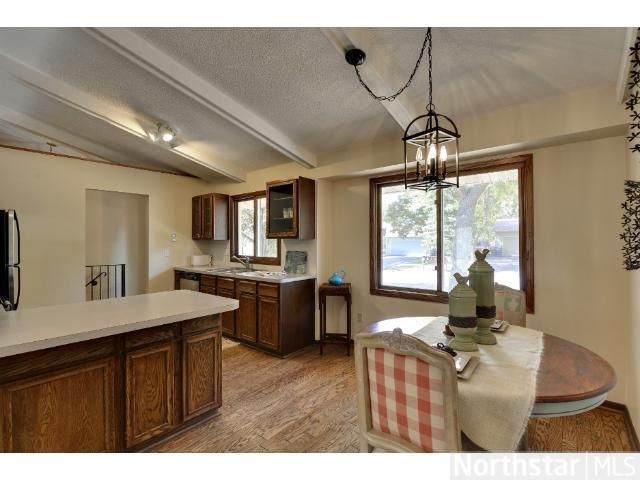 6841 Chaparral Ln, Chanhassen, MN 55317