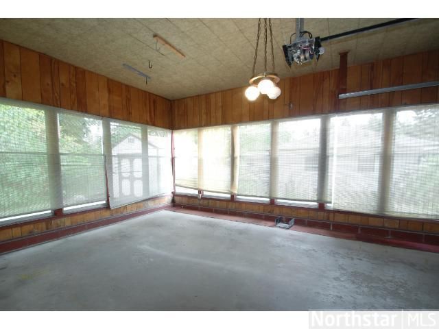1854 Onacrest Ct, Maplewood, MN 55117