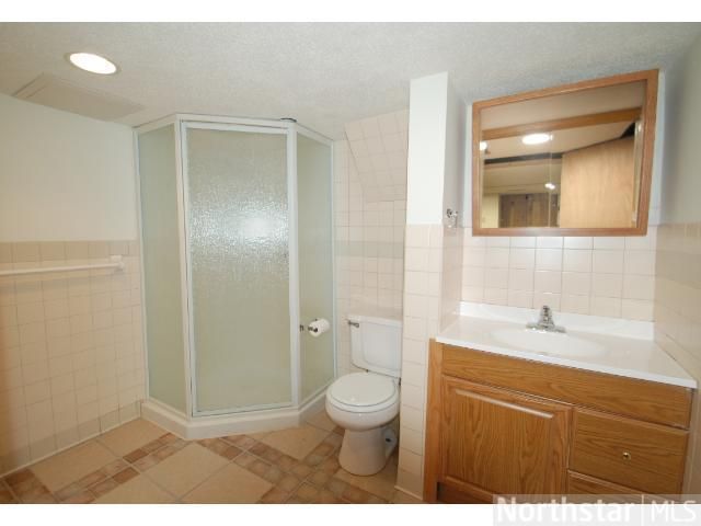 1854 Onacrest Ct, Maplewood, MN 55117
