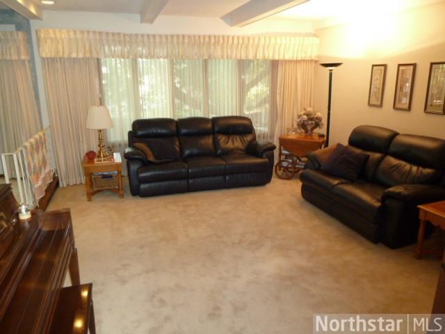 6221 Chowen Ave S, Edina, MN 55410