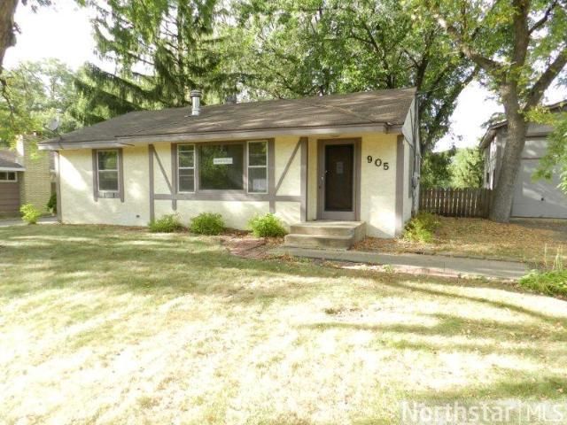 905 89th Ave NW, Coon Rapids, MN 55433