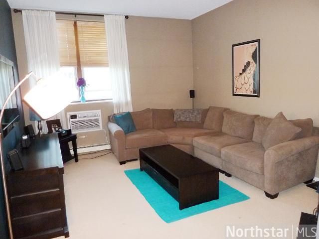 215 7th St NE #307, Minneapolis, MN 55413