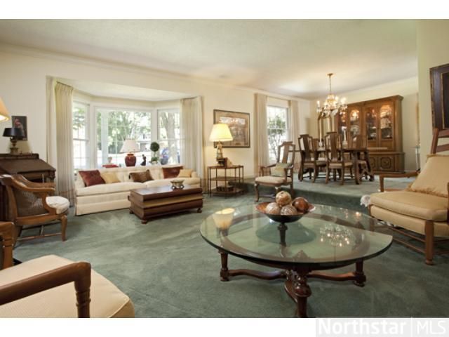 6020 Timberglade Cir, Bloomington, MN 55438
