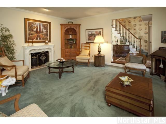 6020 Timberglade Cir, Bloomington, MN 55438