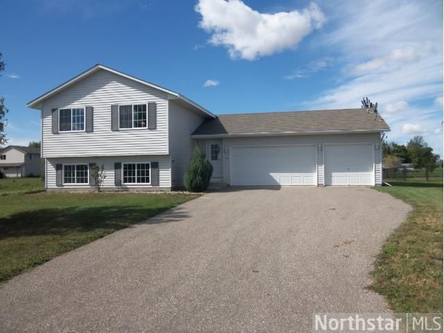 320 Gloria Ave, Green Isle, MN 55338
