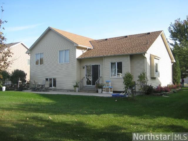 1004 Juniper Ave W, Northfield, MN 55057
