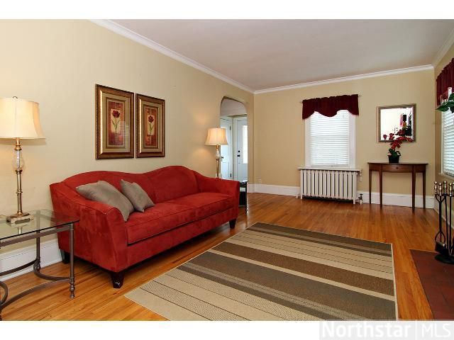 1635 Juno Ave, Saint Paul, MN 55116