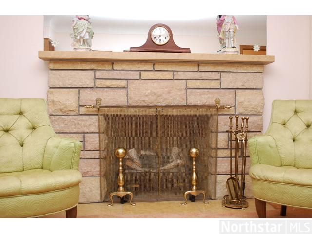 782 Montana Ave E, Saint Paul, MN 55106