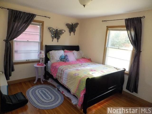 1040 Hyacinth Ave E, Saint Paul, MN 55106