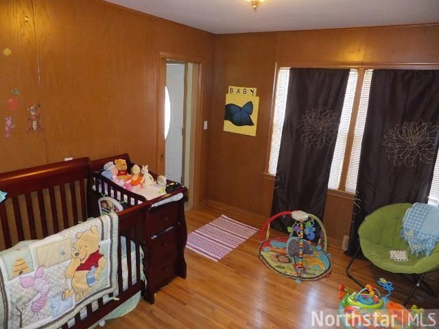 1040 Hyacinth Ave E, Saint Paul, MN 55106