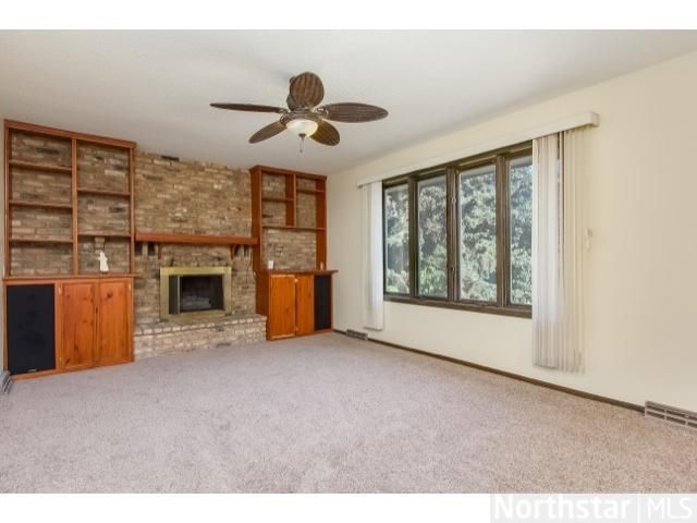 6732 Shingle Creek Dr, Brooklyn Park, MN 55445