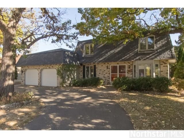 6732 Shingle Creek Dr, Brooklyn Park, MN 55445
