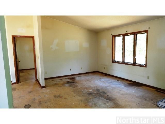 2227 Birmingham St, Maplewood, MN 55109
