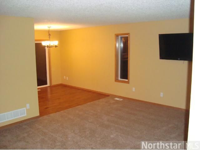 8102 Jeffery Ln S, Cottage Grove, MN 55016