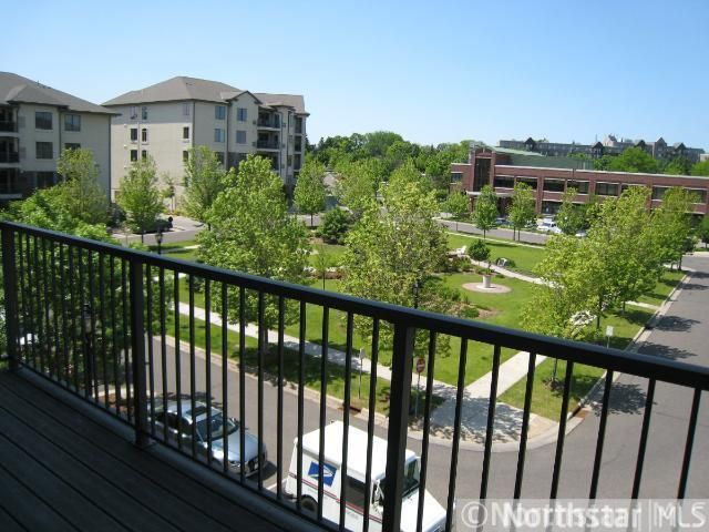 5225 Grandview Sq #314, Edina, MN 55436