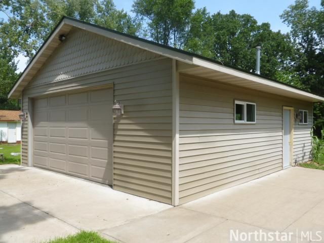 8297 Spring Lake Rd, New Brighton, MN 55112