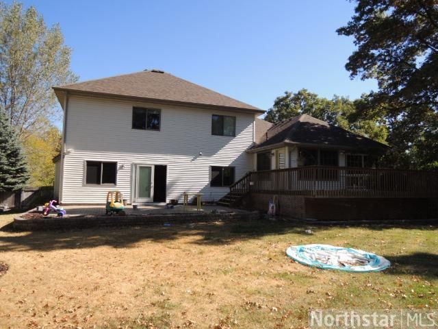 9239 Unity St NW, Coon Rapids, MN 55433