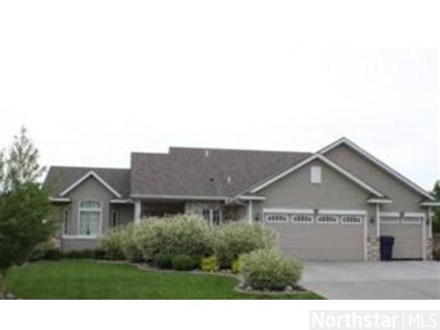 19394 Zumbro Ct NW, Elk River, MN 55330