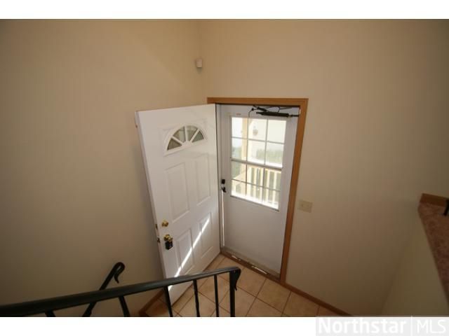 1516 Roundhouse Cir, Shakopee, MN 55379