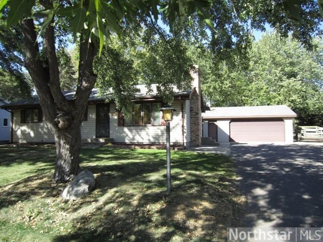 2301 Oakwood Dr, Mounds View, MN 55112