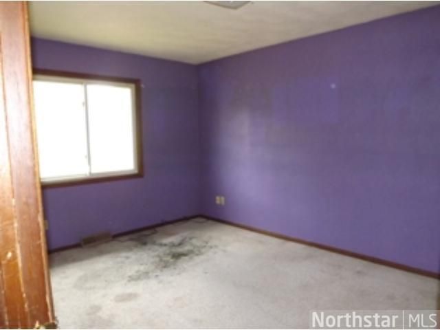 717 3rd St NW, Waseca, MN 56093