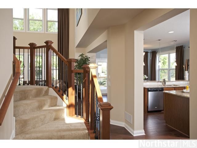 6911 113th St W, Bloomington, MN 55438