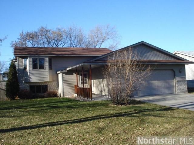 505 6th St NE, Little Falls, MN 56345