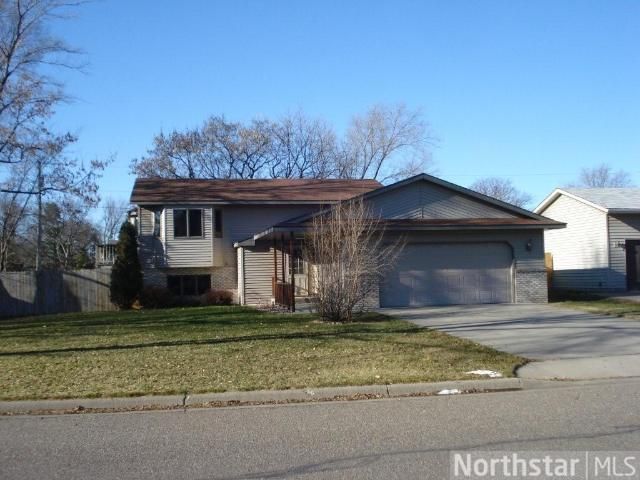 505 6th St NE, Little Falls, MN 56345