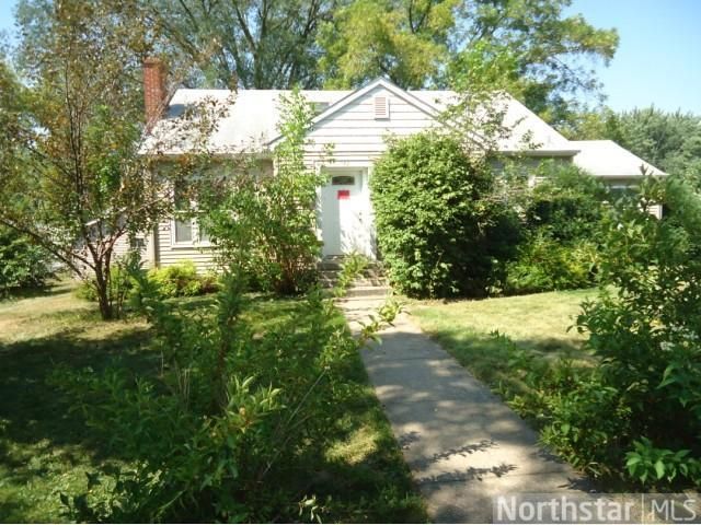 142 17th Ave N, Hopkins, MN 55343