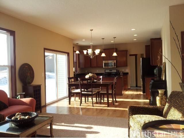 825 Yellowstone Trl, Waconia, MN 55387