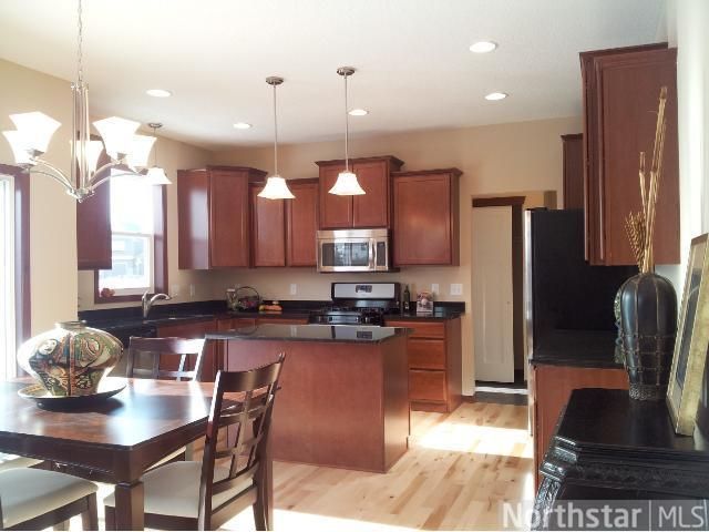 825 Yellowstone Trl, Waconia, MN 55387