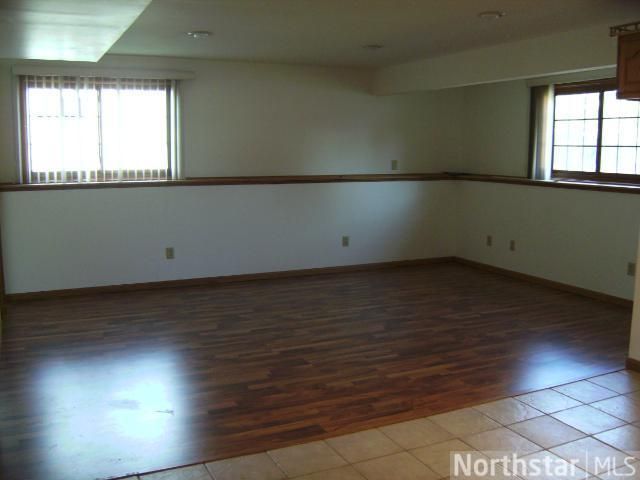 1432 24th Ave NW, Faribault, MN 55021