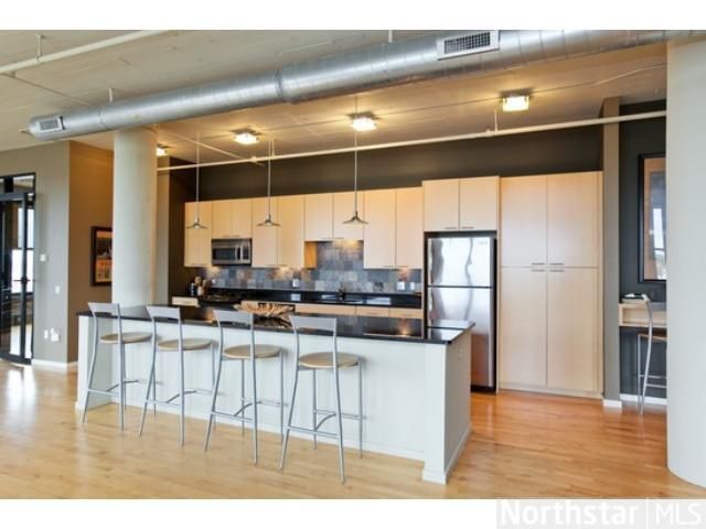 290 Market St #809, Minneapolis, MN 55405