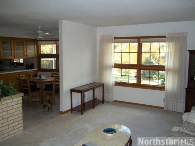 461 Reflection Rd, Apple Valley, MN 55124