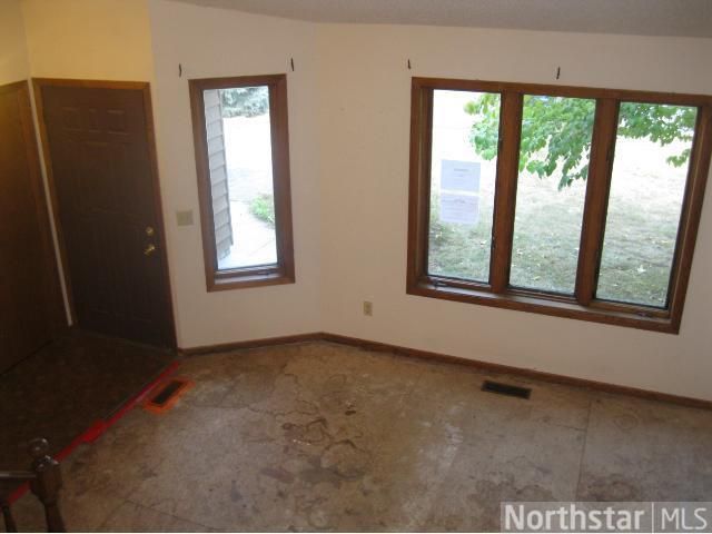 1250 Doe Cir, White Bear Lake, MN 55110